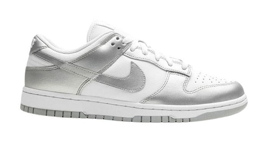 Nike Dunk 'Metallic Silver'