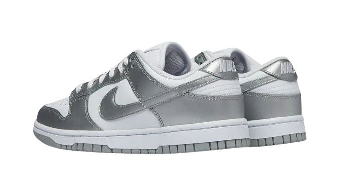 Nike Dunk 'Metallic Silver'